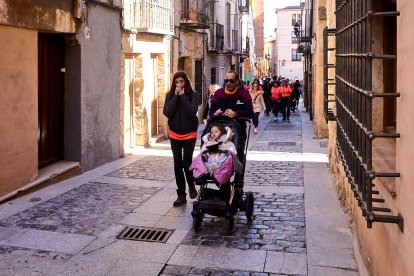 El Camino por Soria Contra el Cáncer vuelve a llenar las calles de la capital de miles de personas para recaudar fondos para la investigación.