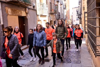 El Camino por Soria Contra el Cáncer vuelve a llenar las calles de la capital de miles de personas para recaudar fondos para la investigación.