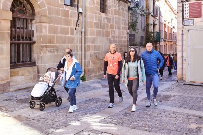 El Camino por Soria Contra el Cáncer vuelve a llenar las calles de la capital de miles de personas para recaudar fondos para la investigación.