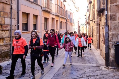El Camino por Soria Contra el Cáncer vuelve a llenar las calles de la capital de miles de personas para recaudar fondos para la investigación.