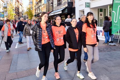 El Camino por Soria Contra el Cáncer vuelve a llenar las calles de la capital de miles de personas para recaudar fondos para la investigación.