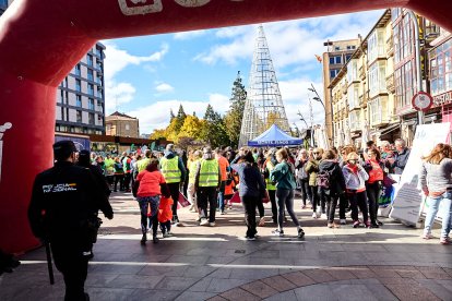 El Camino por Soria Contra el Cáncer vuelve a llenar las calles de la capital de miles de personas para recaudar fondos para la investigación.