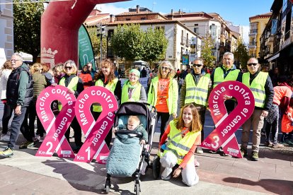 El Camino por Soria Contra el Cáncer vuelve a llenar las calles de la capital de miles de personas para recaudar fondos para la investigación.