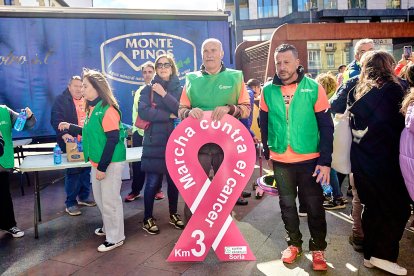 El Camino por Soria Contra el Cáncer vuelve a llenar las calles de la capital de miles de personas para recaudar fondos para la investigación.