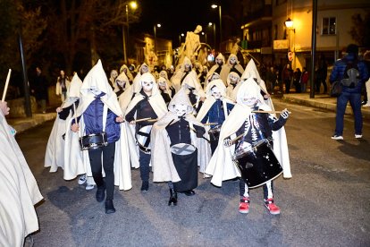 La marcha estuvo acompañada por miles de sorianos y turistas