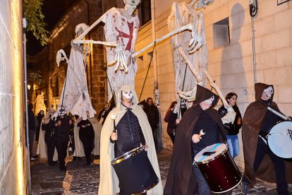 La marcha estuvo acompañada por miles de sorianos y turistas