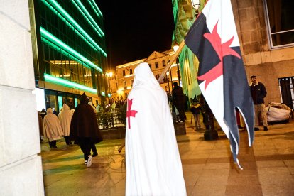 La marcha estuvo acompañada por miles de sorianos y turistas