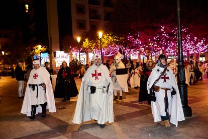La marcha estuvo acompañada por miles de sorianos y turistas