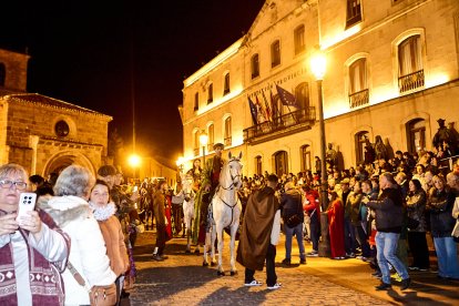 La marcha estuvo acompañada por miles de sorianos y turistas