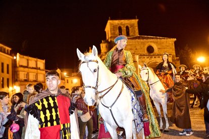 La marcha estuvo acompañada por miles de sorianos y turistas