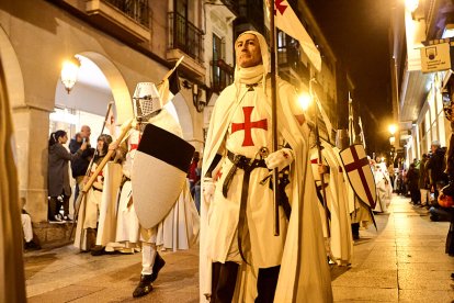 La marcha estuvo acompañada por miles de sorianos y turistas