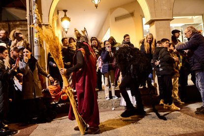 La marcha estuvo acompañada por miles de sorianos y turistas