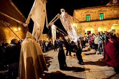 La marcha estuvo acompañada por miles de sorianos y turistas