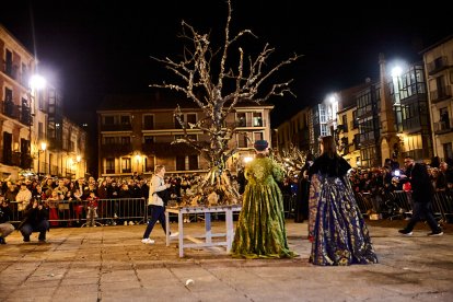 La marcha estuvo acompañada por miles de sorianos y turistas