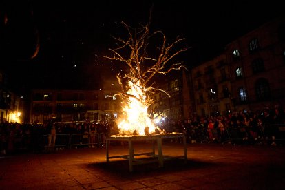 La marcha estuvo acompañada por miles de sorianos y turistas