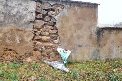 El cementerio de Soria recibe a miles de personas para honrar a sus seres queridos.