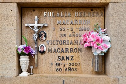 El cementerio de Soria recibe a miles de personas para honrar a sus seres queridos.