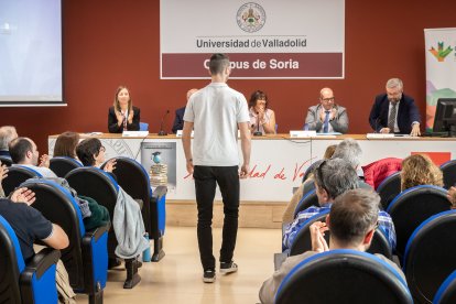 La ceremonia de entrega ha tenido lugar este jueves en el salón de Grados del campus.