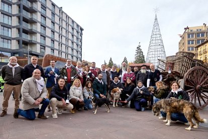 Destina la recaudación obtenida a la protectora de animales Redención Soria.