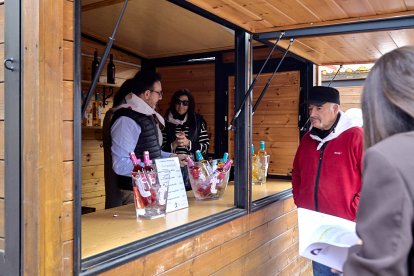 Destina la recaudación obtenida a la protectora de animales Redención Soria.