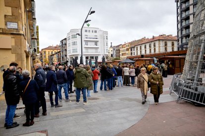 Destina la recaudación obtenida a la protectora de animales Redención Soria.