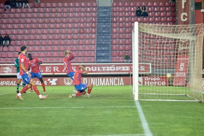 El fortín de Los Pajaritos se diluye con una inesperada y dolorosa derrota.