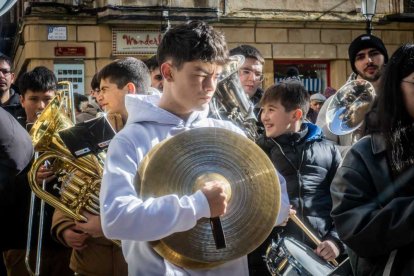 La Banda Municipal recorrió el centro en un pasacalles musical