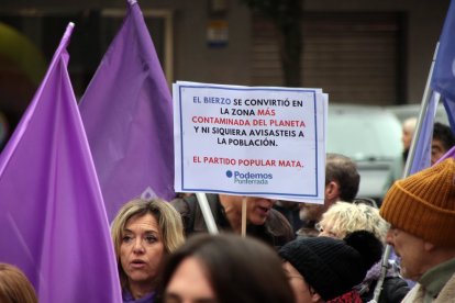 Manifestación en León contra la gestión de los incendios forestales del verano.