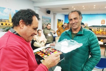 Curso gratuito de montaje de moscas en El Burgo de Osma.