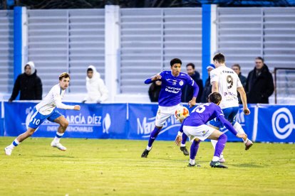 El equipo adnamantino solo pudo sumar un punto en su estadio