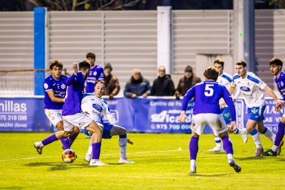 El equipo adnamantino solo pudo sumar un punto en su estadio