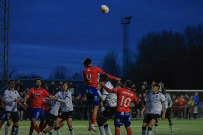 Los rojillos y su afición volvieron a Soria con el trabajo hecho