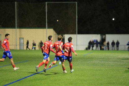 Los rojillos y su afición volvieron a Soria con el trabajo hecho