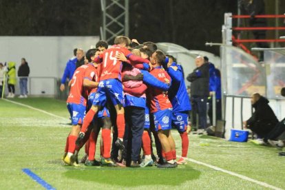 Los rojillos y su afición volvieron a Soria con el trabajo hecho