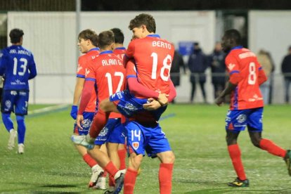 Los rojillos y su afición volvieron a Soria con el trabajo hecho