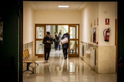 Los alumnos se sentaron para reclamar la Ley estatal de profesionales del deporte