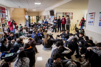 Los alumnos se sentaron para reclamar la Ley estatal de profesionales del deporte