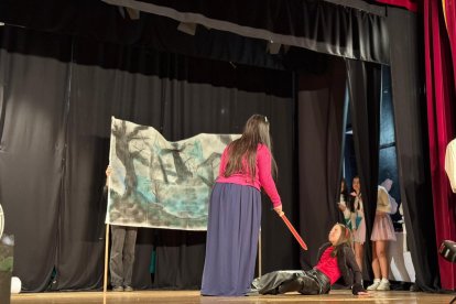 Teatro en San Leonardo de Yagüe