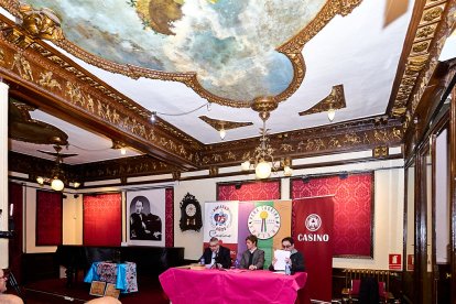 El Casino Amistad Numancia ha sido escenario de una emotiva ceremonia de la Peña Taurina Soriana.