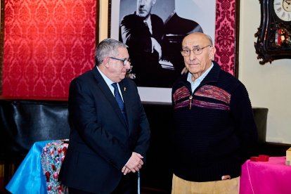 El Casino Amistad Numancia ha sido escenario de una emotiva ceremonia de la Peña Taurina Soriana