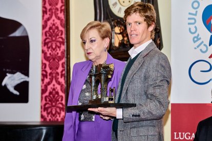 El Casino Amistad Numancia ha sido escenario de una emotiva ceremonia de la Peña Taurina Soriana