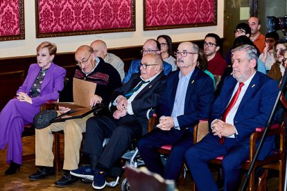 El Casino Amistad Numancia ha sido escenario de una emotiva ceremonia de la Peña Taurina Soriana