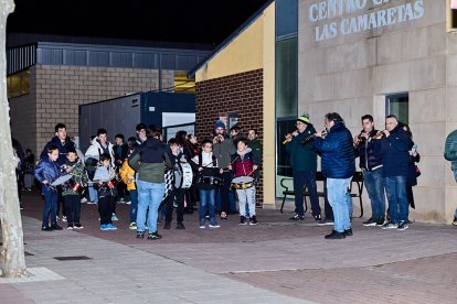 La Navidad da comienzo en Golmayo con el encendido de un árbol navideño.