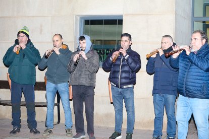 La Navidad da comienzo en Golmayo con el encendido de un árbol navideño.