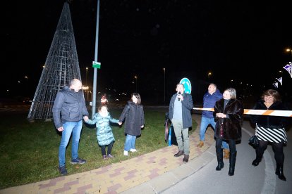 La Navidad da comienzo en Golmayo con el encendido de un árbol navideño.