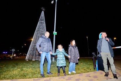 La Navidad da comienzo en Golmayo con el encendido de un árbol navideño.