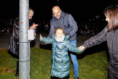 La Navidad da comienzo en Golmayo con el encendido de un árbol navideño.