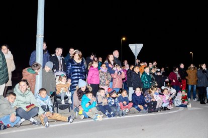 La Navidad da comienzo en Golmayo con el encendido de un árbol navideño.