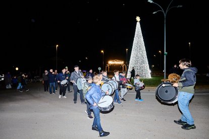 La Navidad da comienzo en Golmayo con el encendido de un árbol navideño.