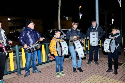 La Navidad da comienzo en Golmayo con el encendido de un árbol navideño.